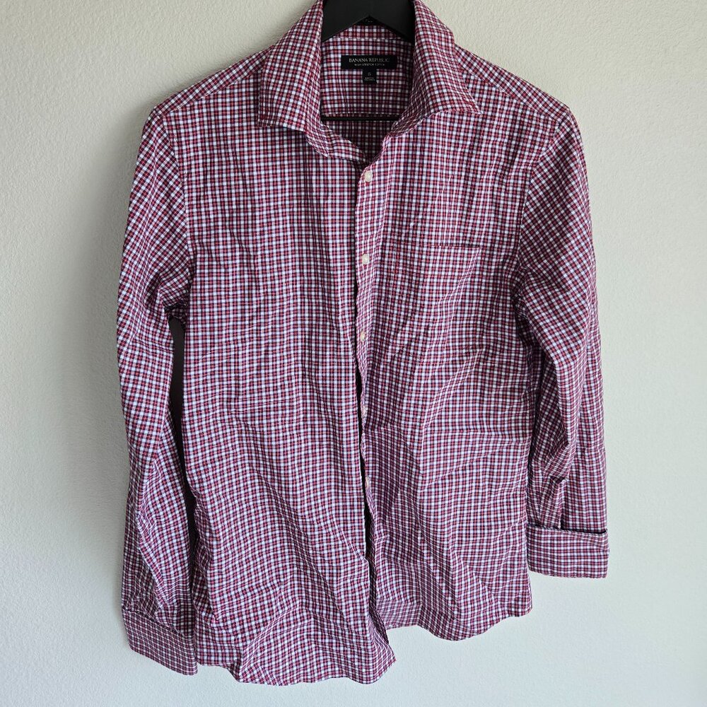 Banana Republic Red and White Checkered Casual Button Down Shirt